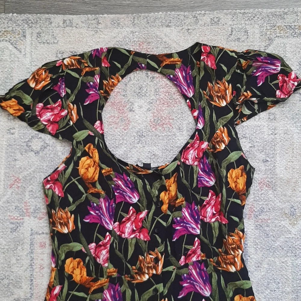 Topshop tulip 🌷 print cut out dress size 6 in ladies - Picture 3 of 13